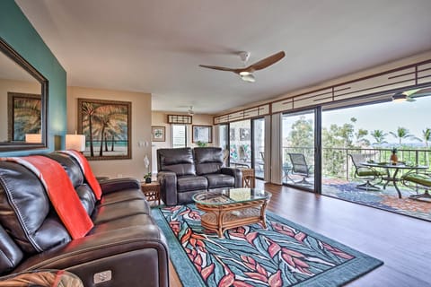 Kailua-Kona Condo w/ Pool & Ocean Views Apartment in South Kona