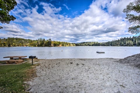 Mountain Paradise ~ 1 Mile to Pine Mountain Lake! House in Groveland