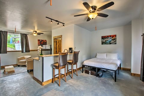 Contemporary Studio, Walk to Lava Hot Springs Apartment in Lava Hot Springs