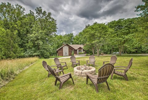 Updated Lakefront Home w/Hot Tub, Fire Pit, Boats! House in Innsbrook