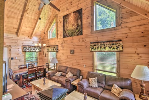 Maggie Valley Family Cabin w/ Porch & Fire Pit! House in Maggie Valley