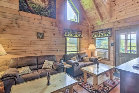 Maggie Valley Family Cabin w/ Porch & Fire Pit! House in Maggie Valley