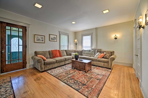 Home w/Patio, 2 Blocks to St. Lawrence River House in Clayton