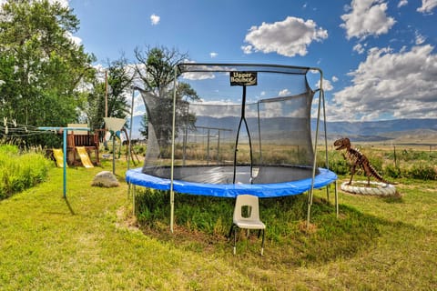 Yellowstone River Lodge w/ Kayaks & Mountain Views House in Wyoming