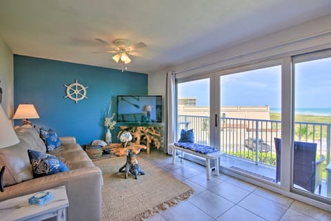 Sunny Oceanfront Condo on South Padre Island Beach Apartment in South Padre Island