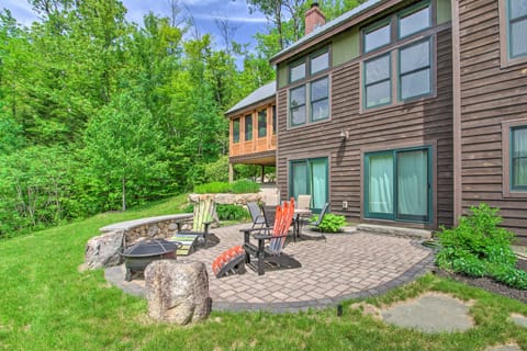 Home w/Fire Pit, 10min to Attitash Mtn Resort House in Jackson