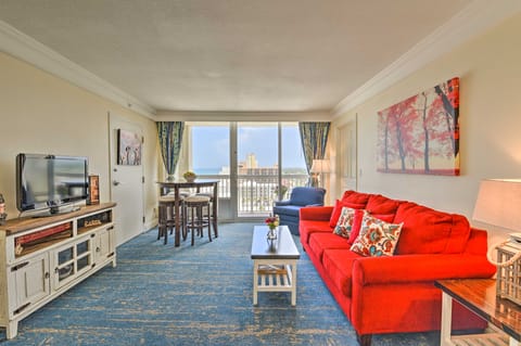 Daytona Beachfront Condo w/ Ocean View Apartment in Holly Hill