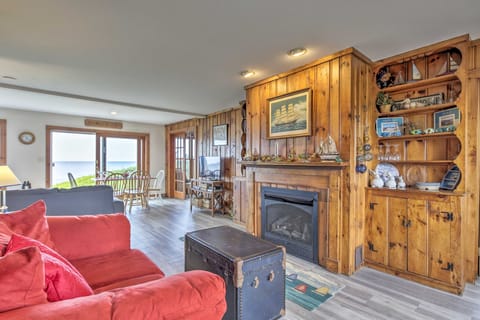 Oceanfront Cape Cod Gem w/ Balcony, Pets Welcome Cottage in Dennis Port