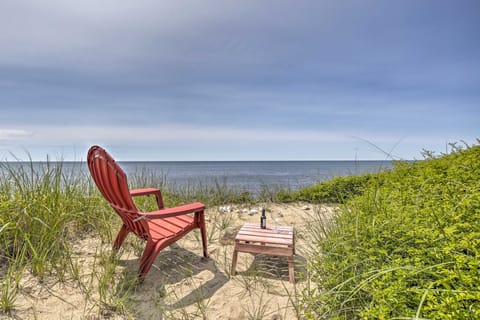 Oceanfront Cape Cod Gem w/ Balcony, Pets Welcome Cottage in Dennis Port