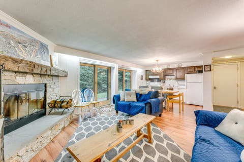 Renovated Ski-In/Ski-Out Peru Condo at Bromley Mtn Apartment in Peru