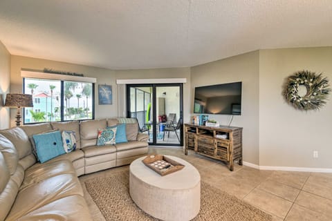 Anna Maria Island Resort Condo w/ Beach Access! Apartment in Bradenton Beach