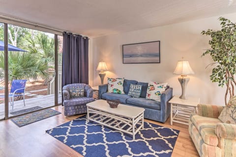 Hilton Head Island Townhome: Patio, Walk to Beach Apartment in South Forest Beach