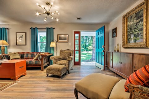 Renovated Home on Watauga River, By Boat Ramp House in Elizabethton