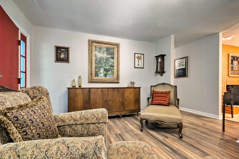 Renovated Home on Watauga River, By Boat Ramp House in Elizabethton