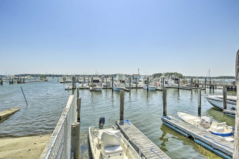 Onset Home: 3-Min Walk to Beach on Buzzards Bay! House in Wareham