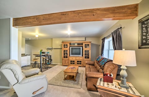 Walkout Apartment w/ Mtn View on Cortez Ranch Apartment in Colorado