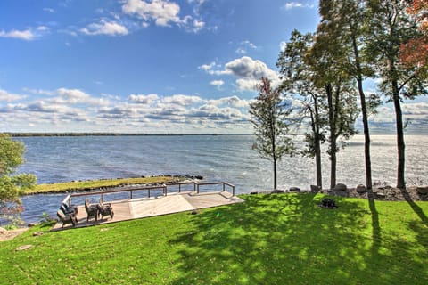 Waterfront Lake Mille Lacs Lodge w/ Deck + Grill! House in Mille Lacs Lake