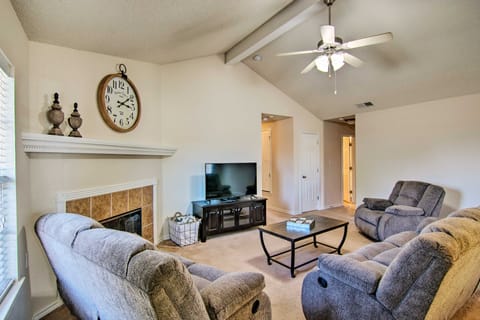 Pet-Friendly Lubbock Home w/ Yard - 6 Mi to TTU House in Lubbock
