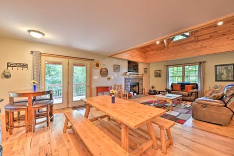 'A Bit of Heaven' Cabin < 13 Miles from Boone! House in Watauga