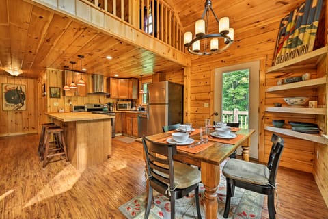 Private Chester Home w/ Deck, Mins to Skiing! House in Chester