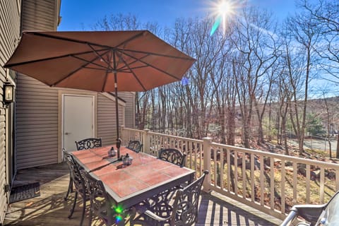 Big Boulder Mountain Townhome w/ Lake Club Access! Apartment in Kidder Township