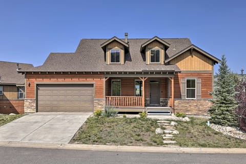 Deluxe Granby Ranch Hillside Home: Private Hot Tub House in Granby