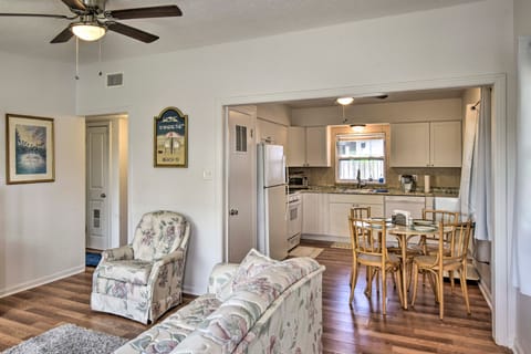 Sunny Cocoa Beach Home: Walk to Sea + Attractions! Apartment in Cocoa Beach