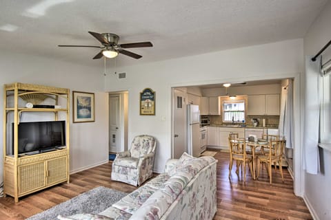 Sunny Cocoa Beach Home: Walk to Sea + Attractions! Apartment in Cocoa Beach