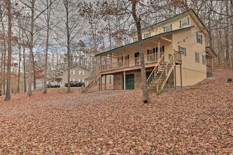 Mtn Abode w/ WiFi, 2 Mi to Little River Canyon! Casa rural in Fort Payne