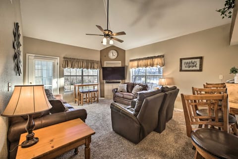 Lakefront Getaway - Proximity to Marina & Fishing! Appartement in Branson