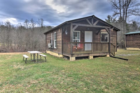 Rural Retreat - 1 Mile to Holston River Weir Dam! House in Bristol