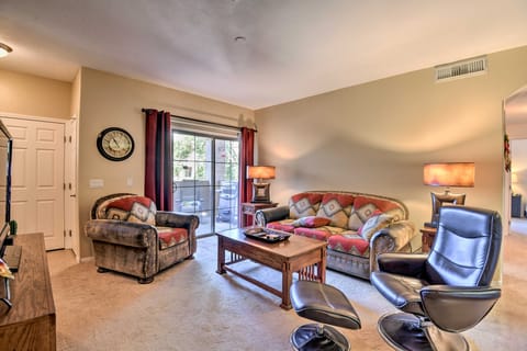 Mesa Condo w/ Private Patio & Grill: Pool Access! Apartment in Mesa