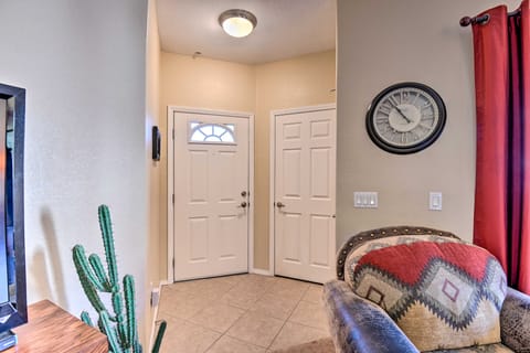 Mesa Condo w/ Private Patio & Grill: Pool Access! Apartment in Mesa