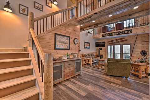 Rustic 3-Story Pittsburg Cabin w/ Lake & Mtn Views House in Pittsburg