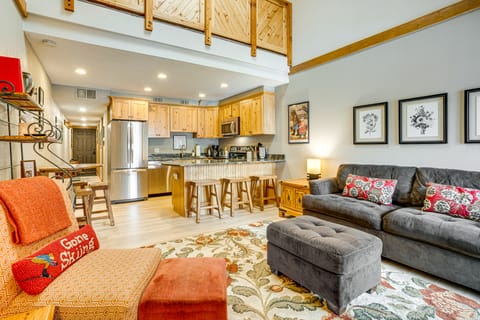 Mtn-View Frisco Gem w/ Resort Perks Apartment in Frisco