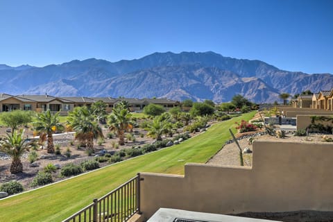 Spacious Low-Desert Oasis: Swim, Soak & Sightsee! Maison in Cathedral City