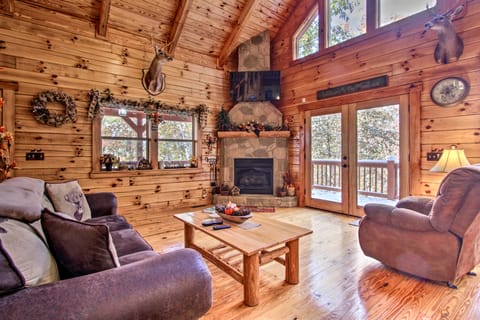 Secluded Smoky Mountain Retreat w/Wraparound Deck! Maison in Cosby