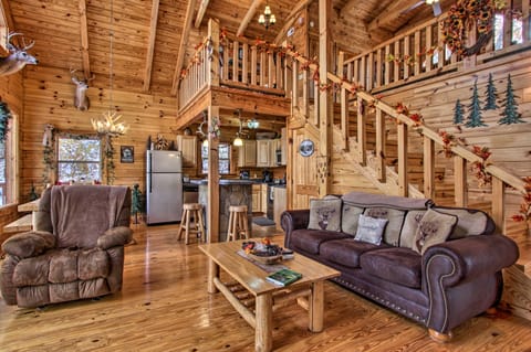 Secluded Smoky Mountain Retreat w/Wraparound Deck! Casa in Cosby
