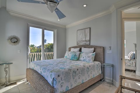 Bradenton Townhome - Walk to Locals-Only Beach! Apartment in Bradenton Beach