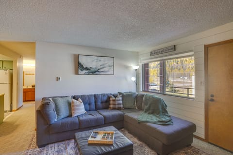 Mountainside Paradise: Ski-In/Ski-Out Resort Condo Apartment in Brian Head