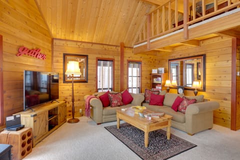 Idyllic Cabin w/ Shuttle: 2 Mi to Northstar Resort House in Northstar Drive