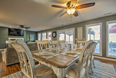 ‘Bayview Lake House’ w/ Dock on Lake of the Ozarks House in Village Four Seasons