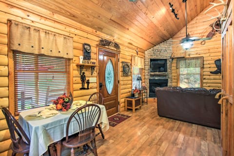 Smoky Mountain Rustic Log Cabin w/ Furnished Patio House in Cosby