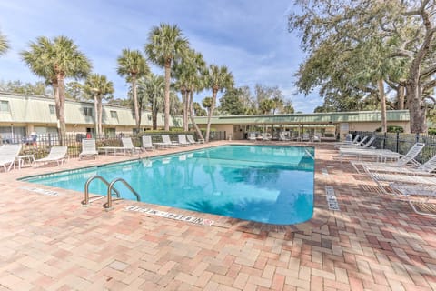 Hilton Head Condo Close to Beach & Coligny Plaza! Wohnung in South Forest Beach