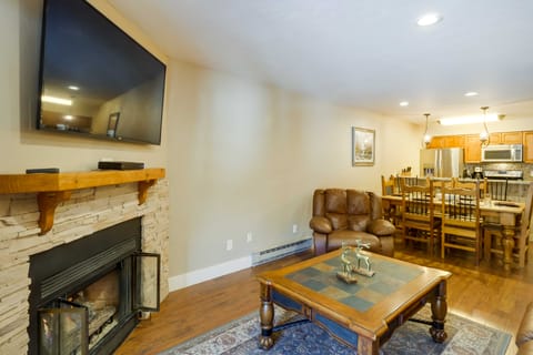 Chic & Cozy Breck Condo: Ski-In/Ski-Out at Peak 8! Apartment in Breckenridge