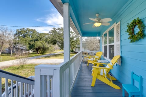 ‘Galloping Seahorse’ Seabrook Home ~ 4 Mi to NASA! Casa in Seabrook