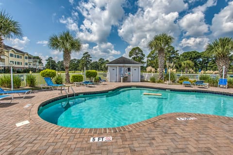 Updated Condo < 3 Miles to Broadway at the Beach! Apartamento in Carolina Forest