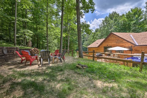 Butler Cabin on 19 Acres w/ Hot Tub & Fire Pit! House in Ohio