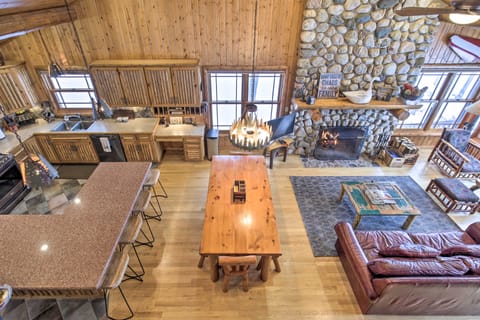 Lakefront Cabin: 11 Mi to Downtown Shops & Dining! Haus in Lac Courte Oreilles
