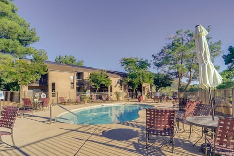 'The Painted Pony' Sedona Condo: Pool & Gym Access Apartment in Village of Oak Creek